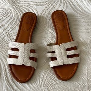 Vince Comuto white sandals